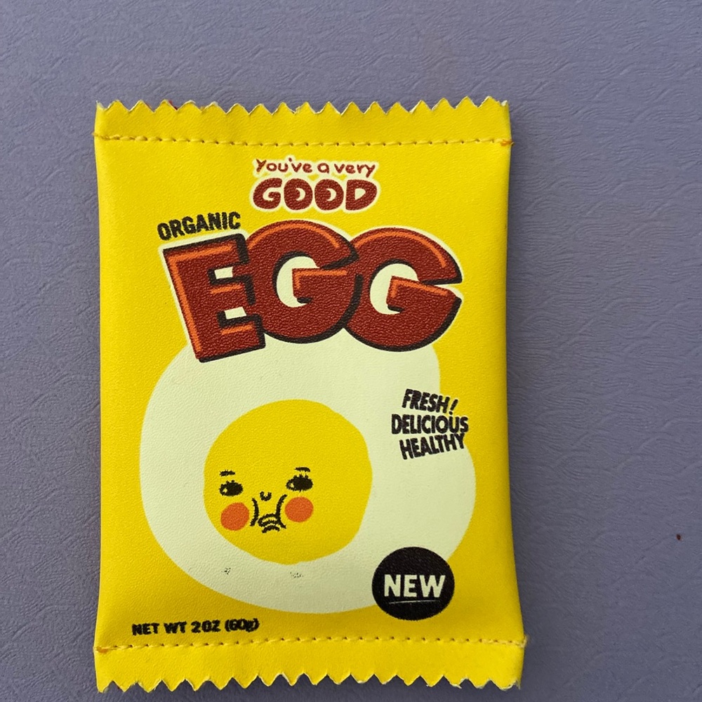 Good egg coin bag